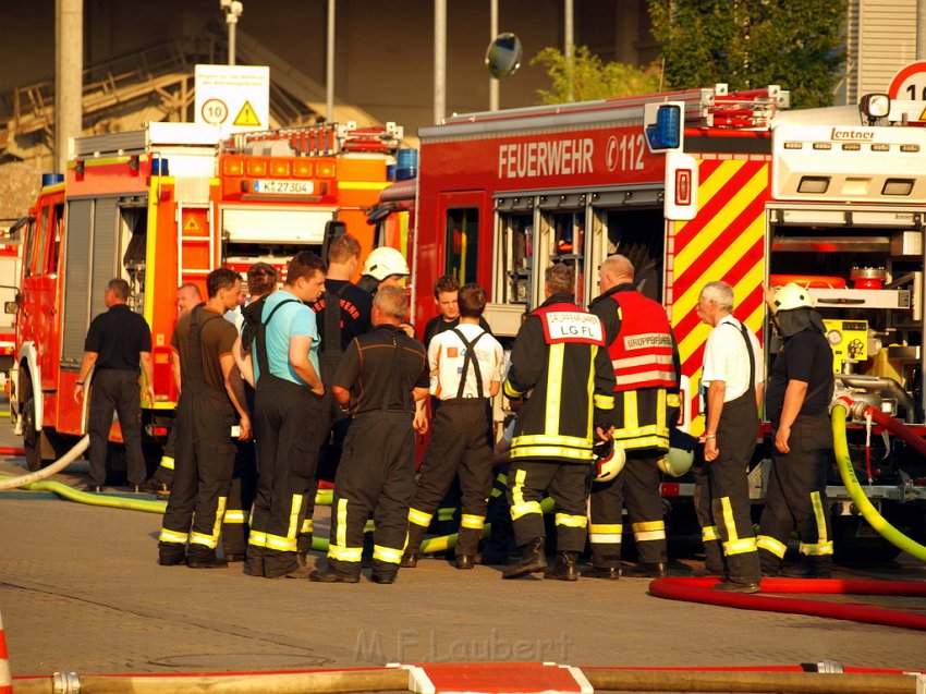 Feuer5 Koeln Niehl GVG Geestemuenderstr P238.jpg
